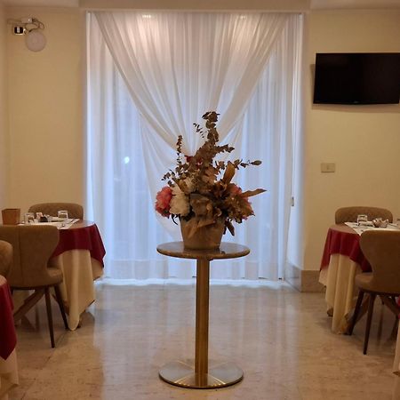רומא Hotel Principe Eugenio מראה חיצוני תמונה