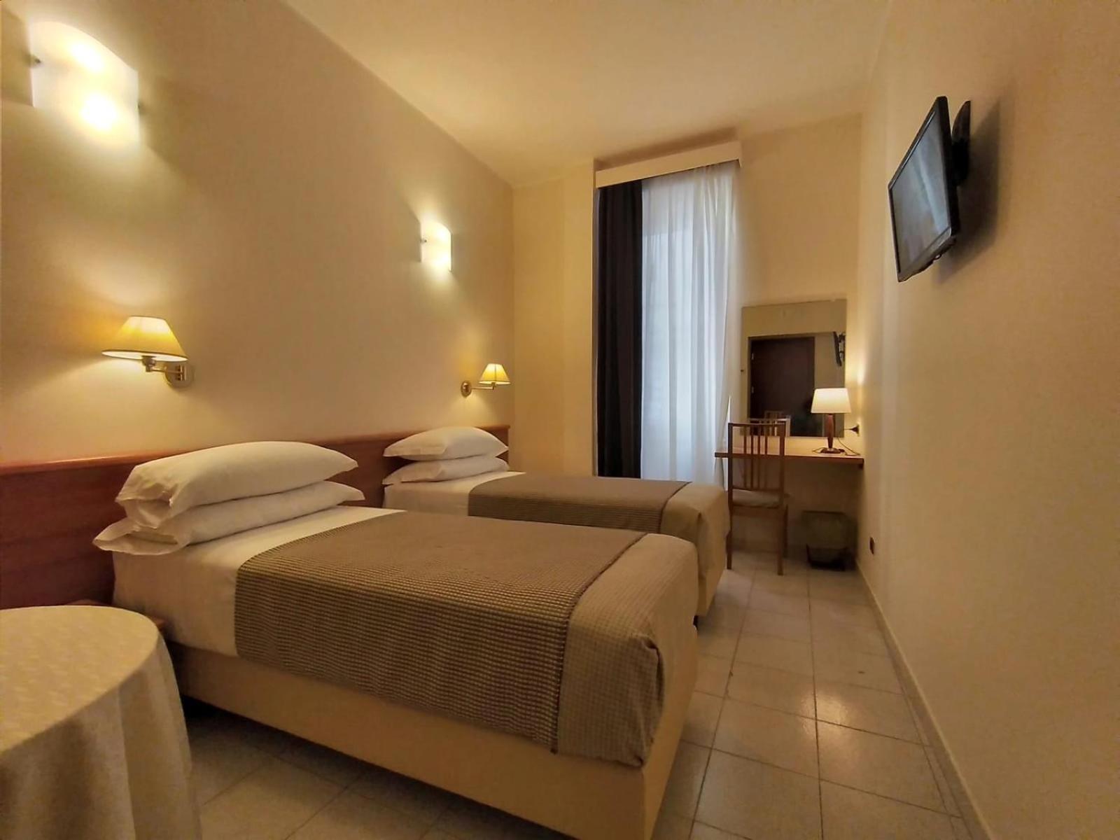 רומא Hotel Principe Eugenio מראה חיצוני תמונה