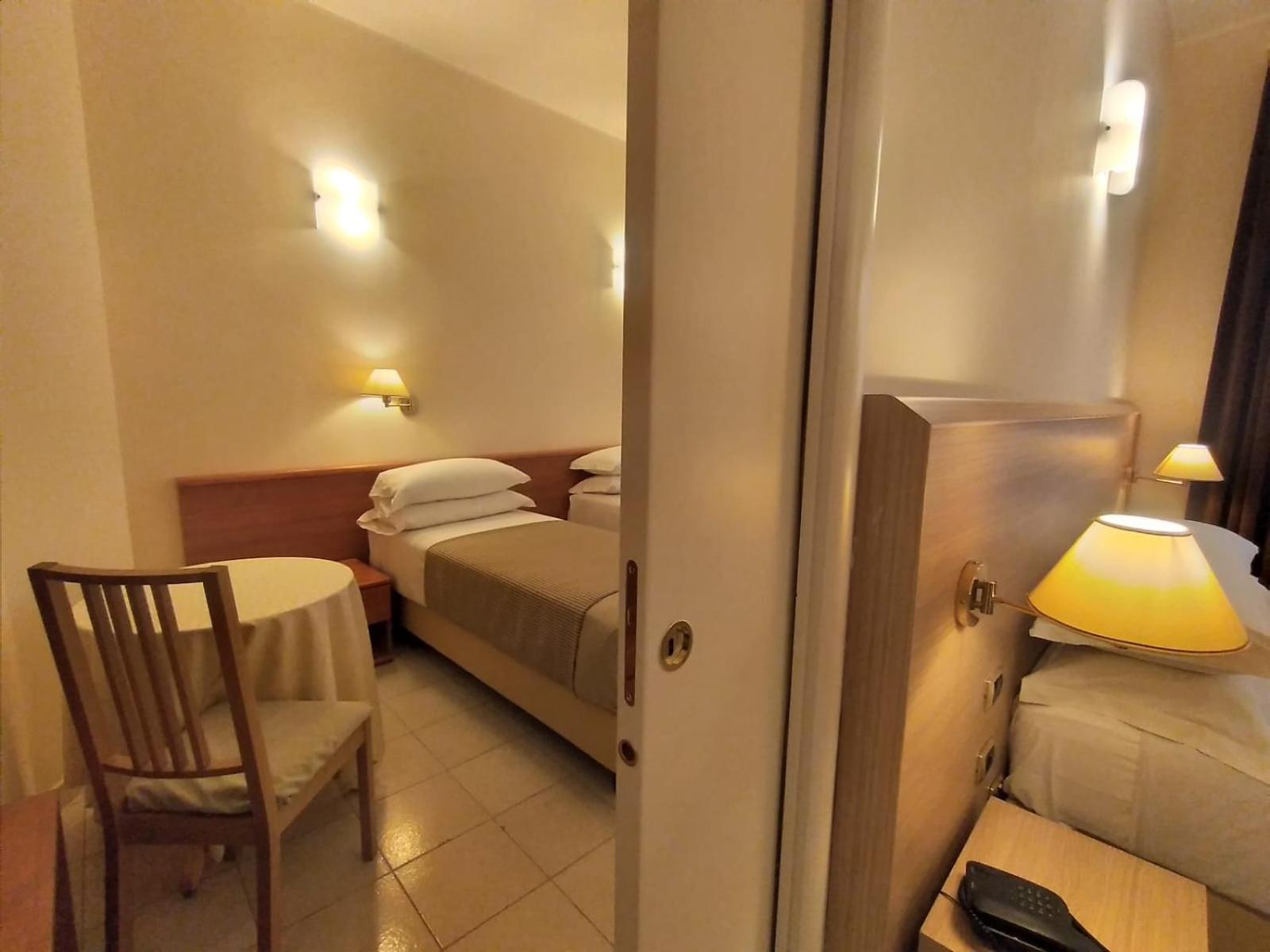 רומא Hotel Principe Eugenio מראה חיצוני תמונה