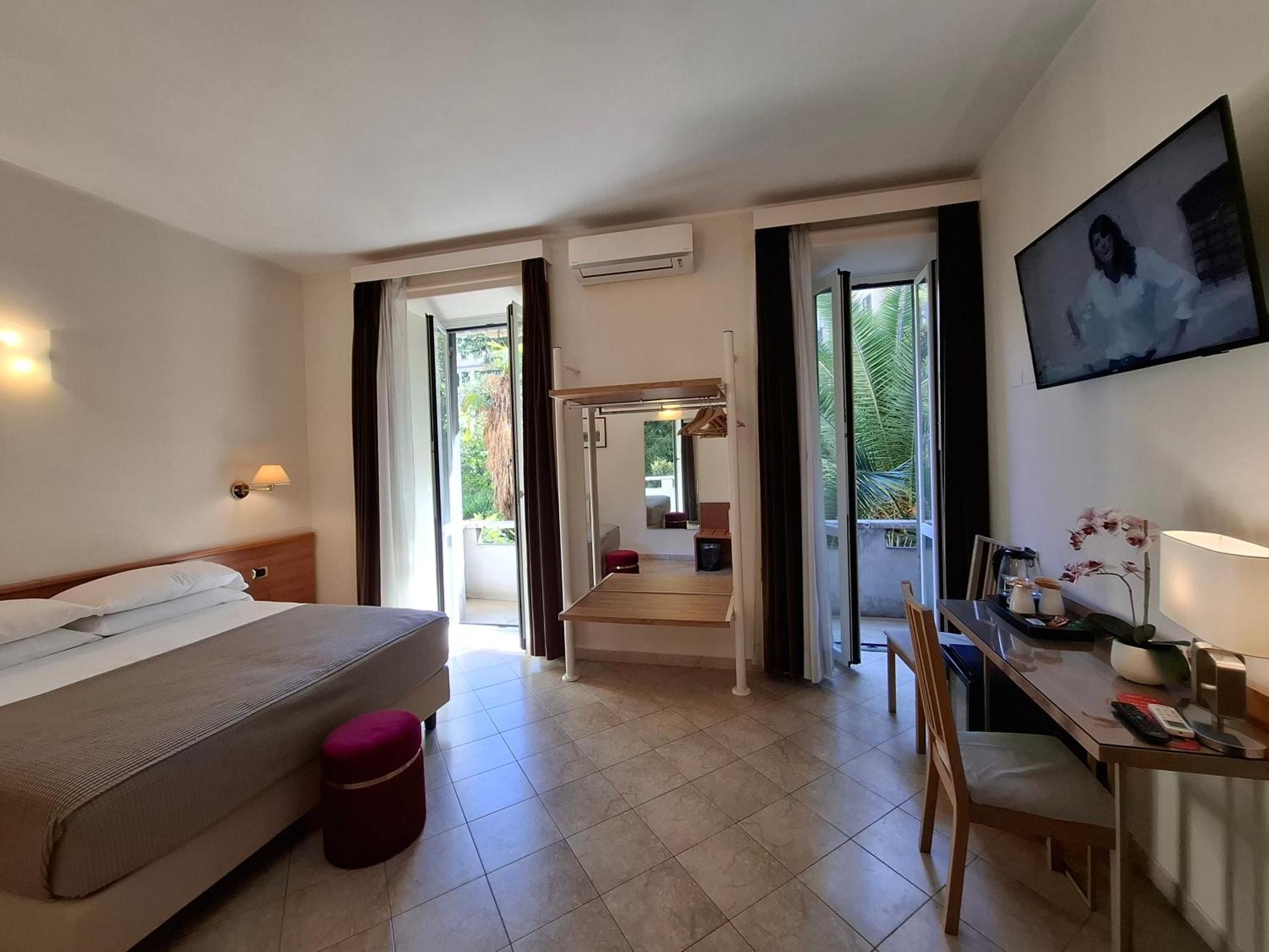 רומא Hotel Principe Eugenio מראה חיצוני תמונה
