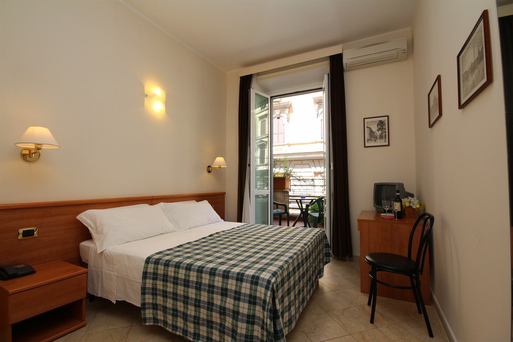 רומא Hotel Principe Eugenio מראה חיצוני תמונה
